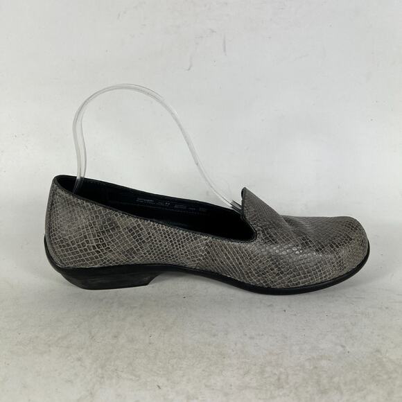 Dansko Nubuck Loafers Womens 7 Olive Gray Snakeskin Pattern Casual Slip-On Shoes - Picture 3 of 11